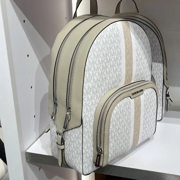 Michael Kors | Bags | Michael Kors Jaycee Large Zip Pocket  display picture 1